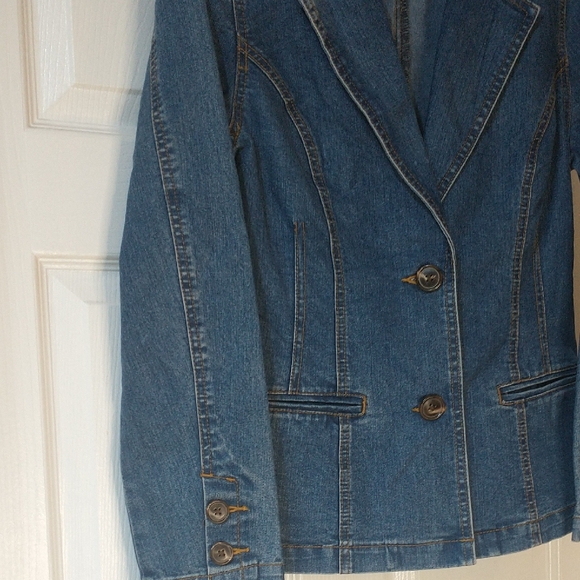 Faded Glory Blue Denim Jacket size S (4-6) P2P=18" Shoulder 2 Hem=24" - Picture 4 of 6